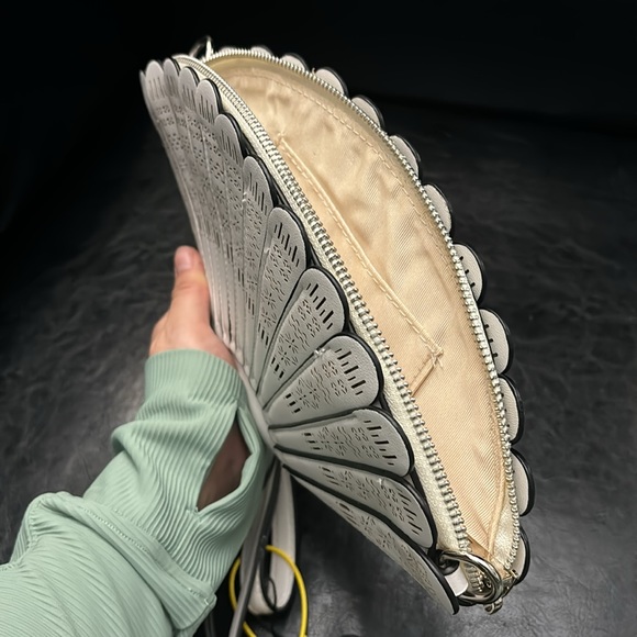 Fan shape bag brand new very cute . With chain . - Picture 2 of 4